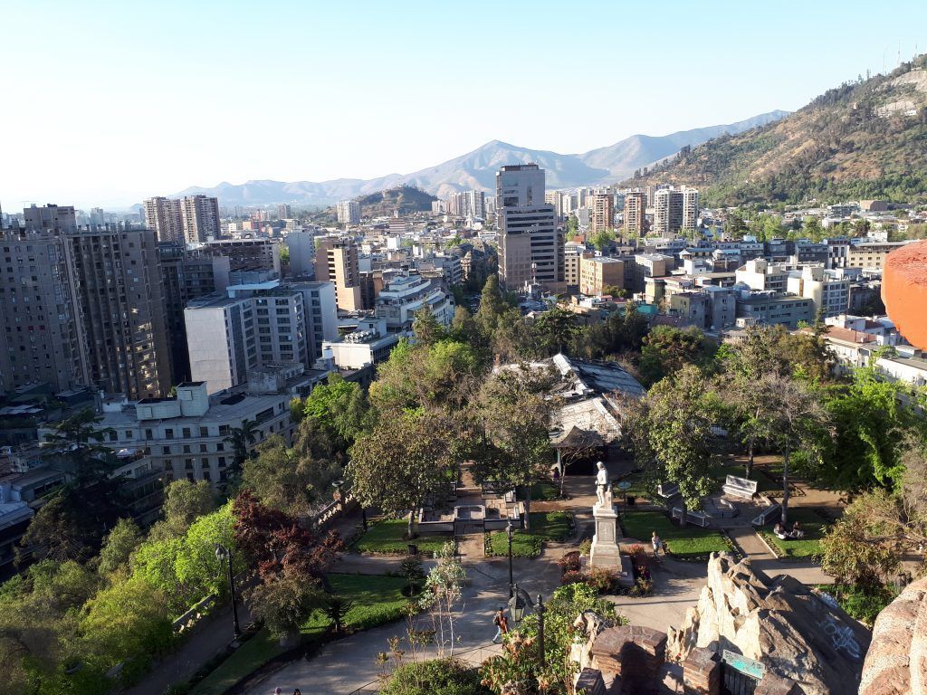 Vista panoramica de Santiago de Chile. www.viajandoconana.com