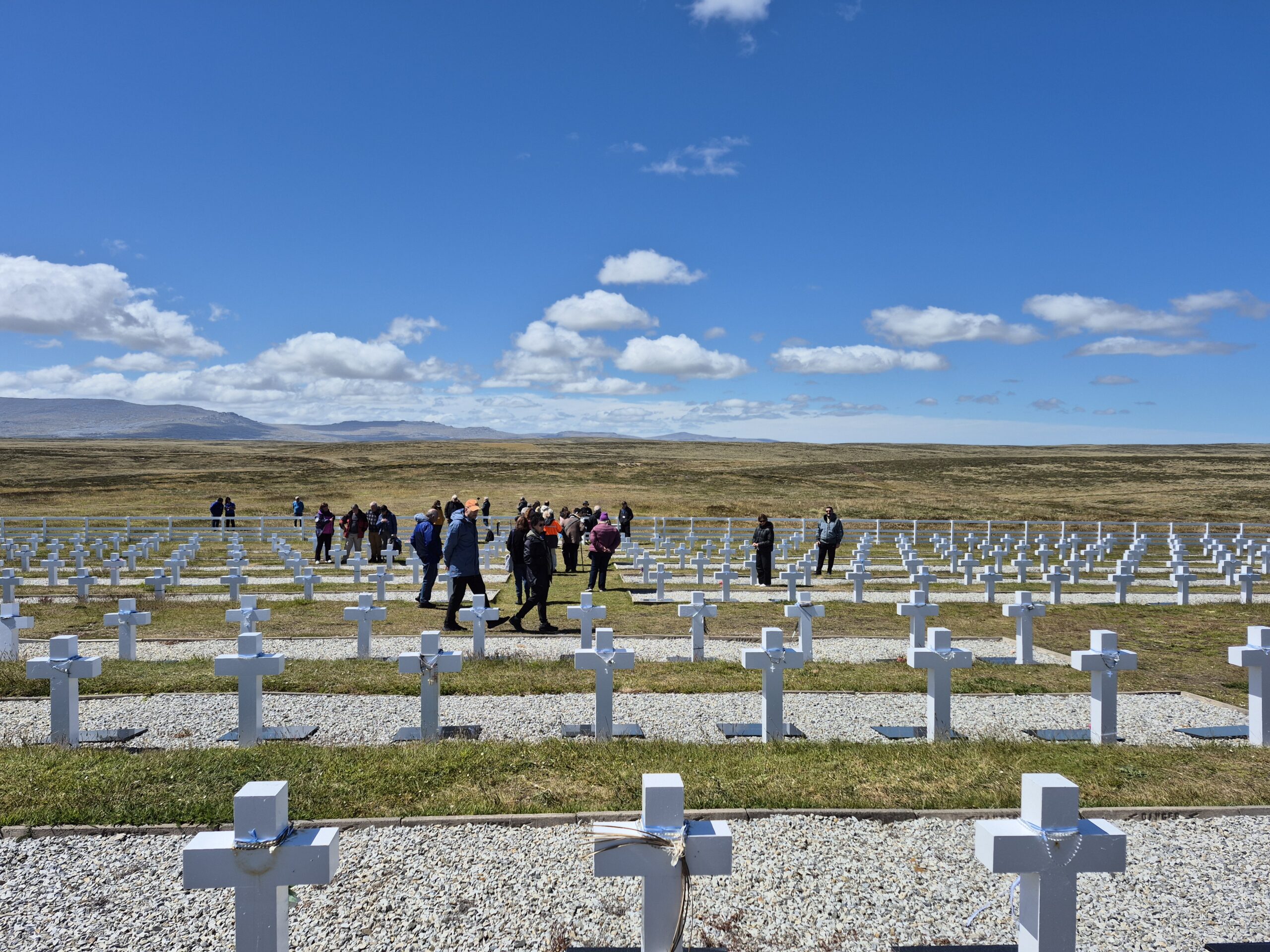 Fotografía Cementerio Darwin, Islas Malvinas. www.viajandoconana.com
